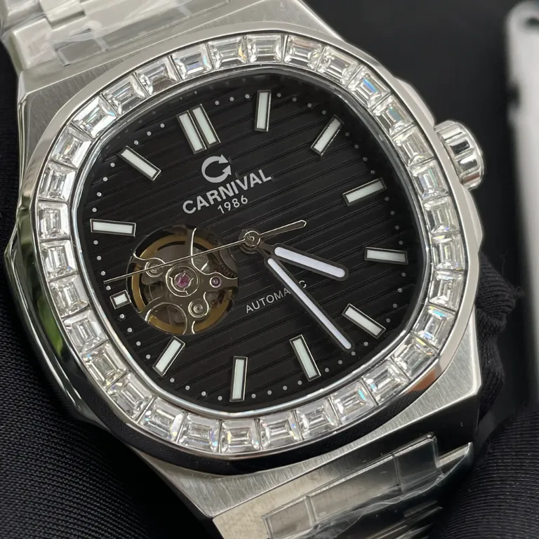Carnival 8128G-VT-D 17 Mặt kính Sapphire đồng hồ Carnival 8128G-VT-D