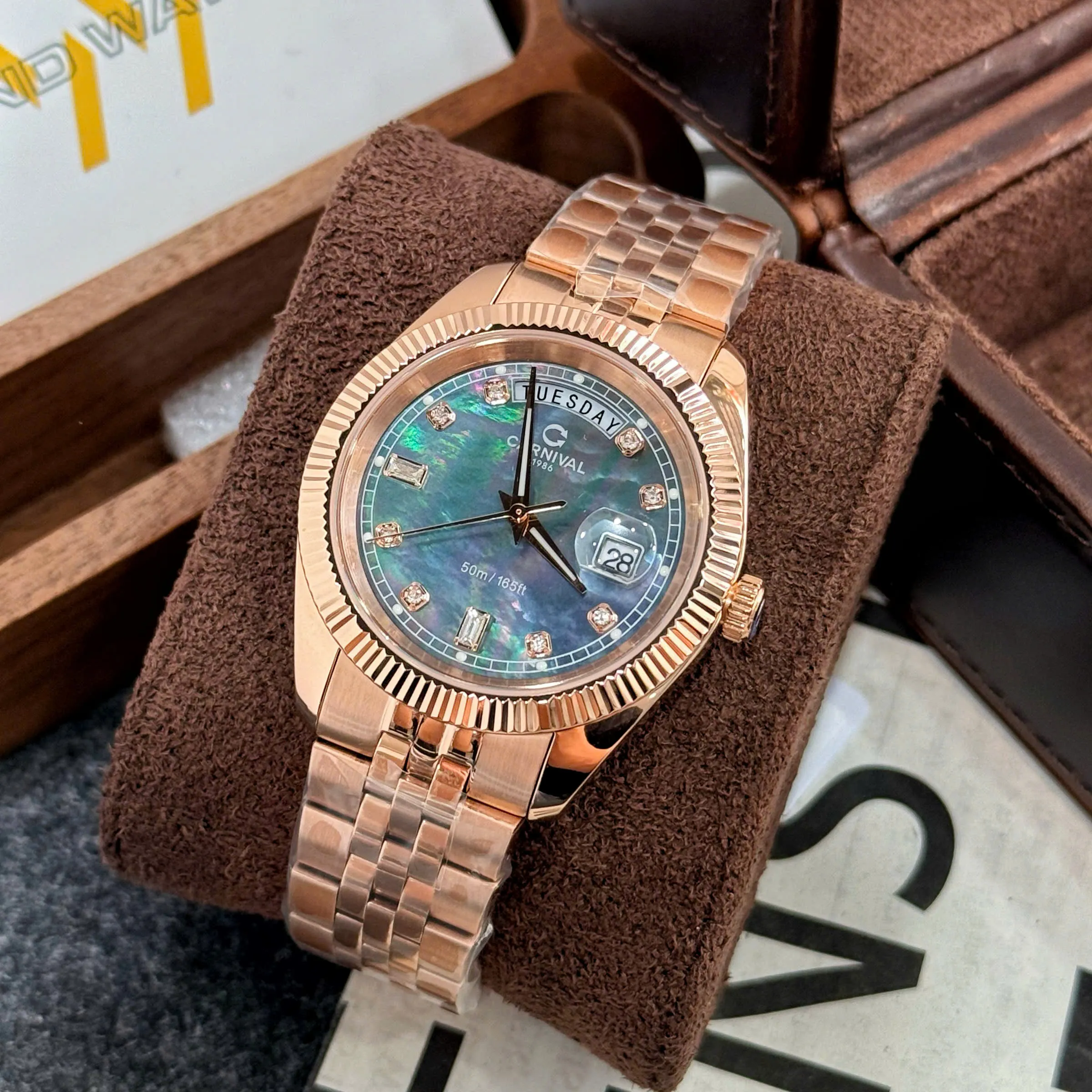 CARNIVAL 8190G-VH-DK XÀ CỪ ĐEN 3 Đồng hồ nam Carnival 8190G-VH-DK Xà cừ đen